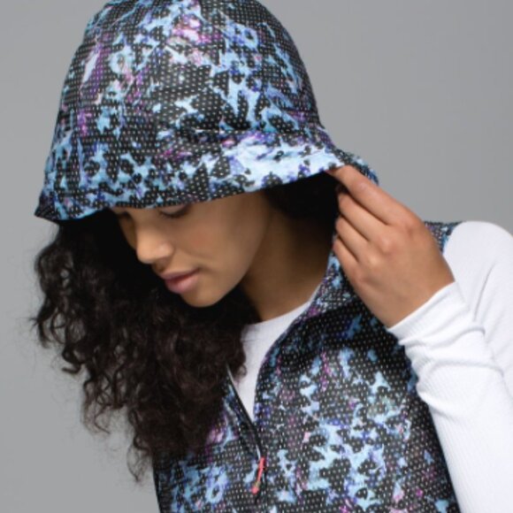 Lululemon Pack-It Vest - Picture 4 of 13